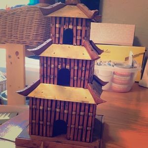 12 inch vintage birdhouse strictly in Ornamental